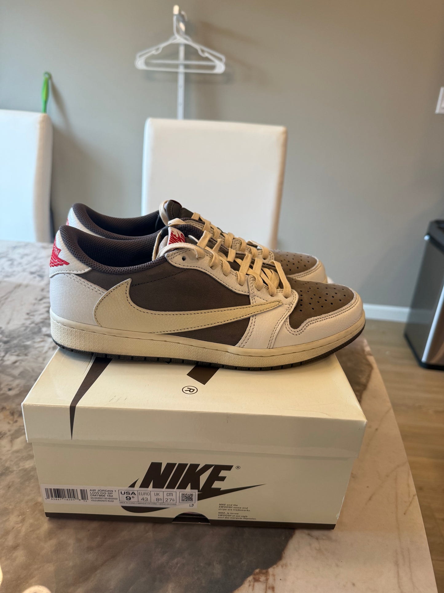 Used Jordan 1 Low Travis Scott Reverse Mocha size 9.5M/11W