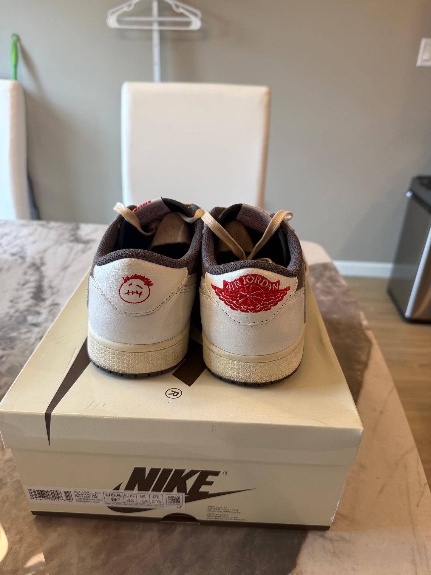 Used Jordan 1 Low Travis Scott Reverse Mocha size 9.5M/11W