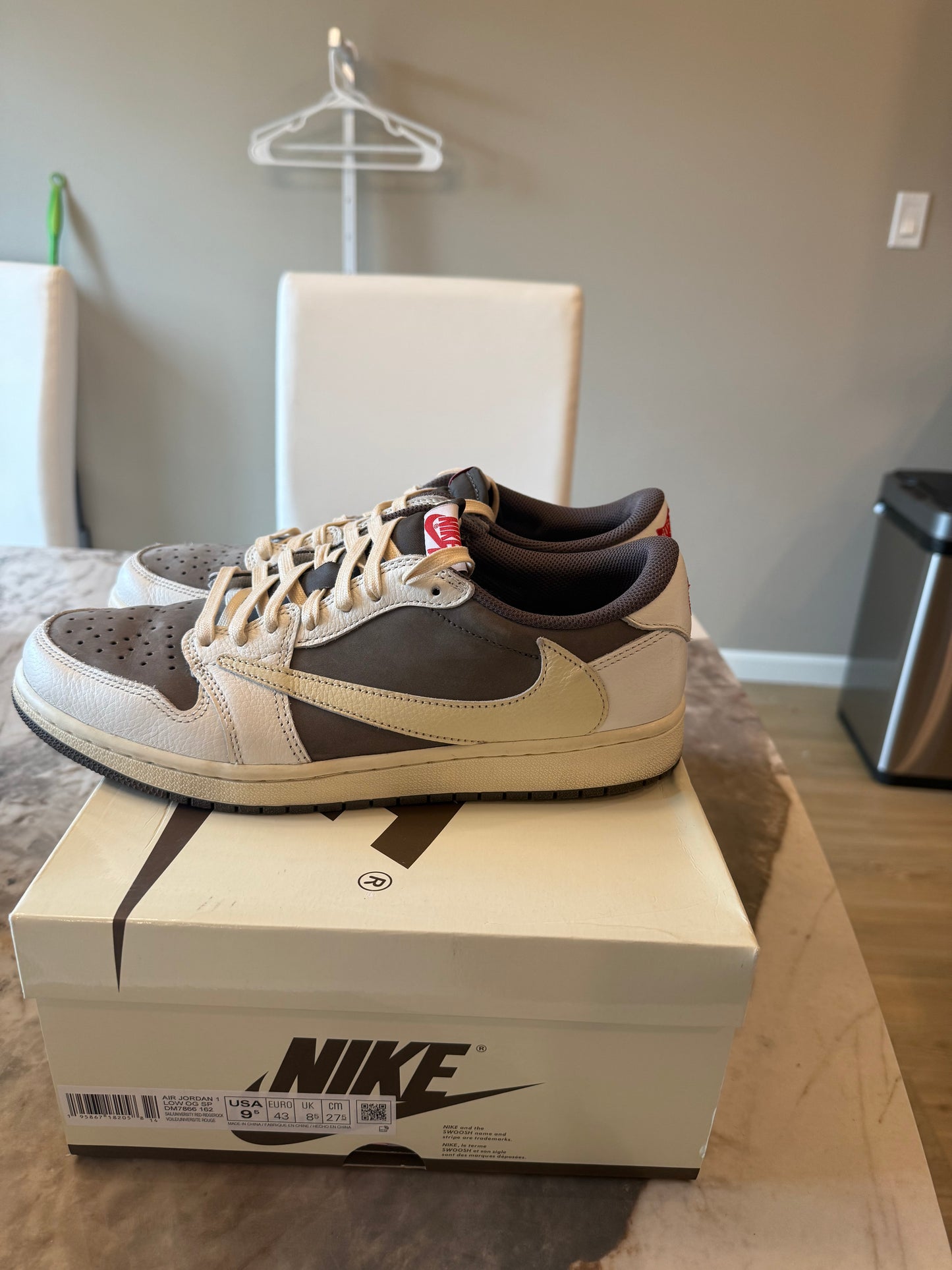 Used Jordan 1 Low Travis Scott Reverse Mocha size 9.5M/11W