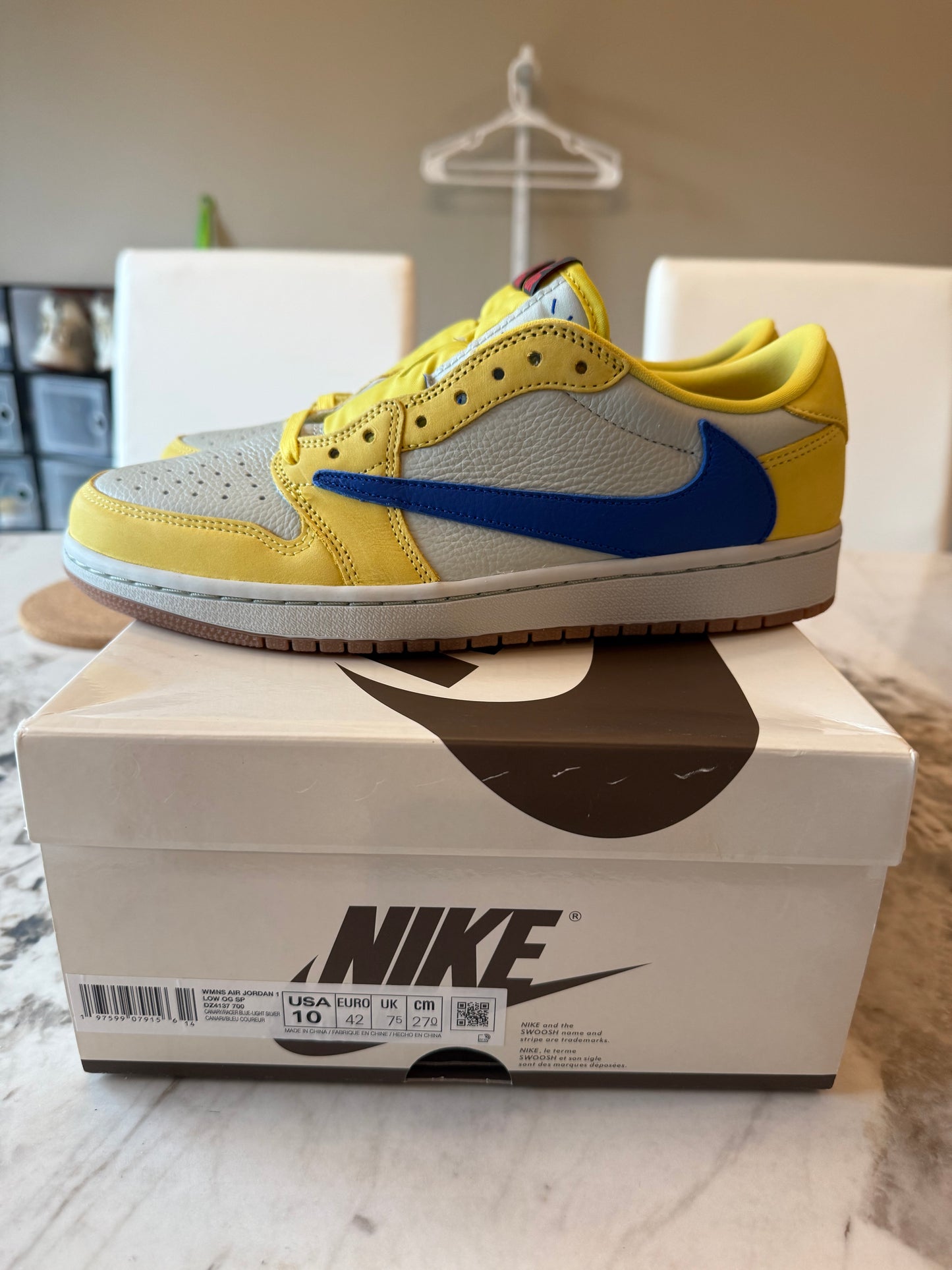 Brand new Travis Scott Jordan 1 Canary size 8.5M/10W